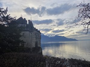 Taxi Montreux Annecy Chillon Castle