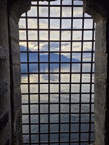 Taxi Montreux Annecy Chillon Castle