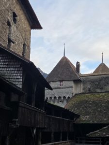 Taxi Montreux Annecy Chillon Castle