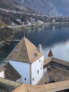 Taxi Montreux Annecy Chillon Castle