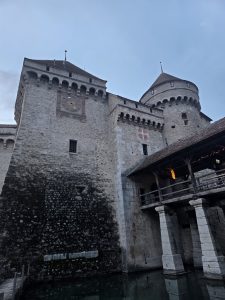 Taxi Montreux Annecy Chillon Castle